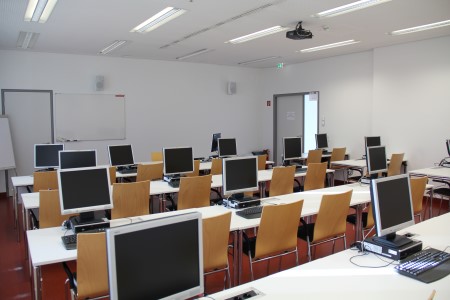z_Lehrsaledvlehrsaal.JPG