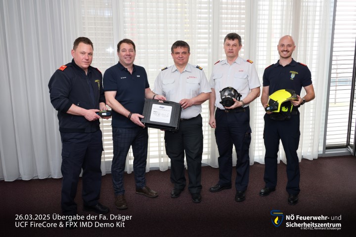 2025-03-26_UEbergabe_Fa._Draeger_(Small).jpg